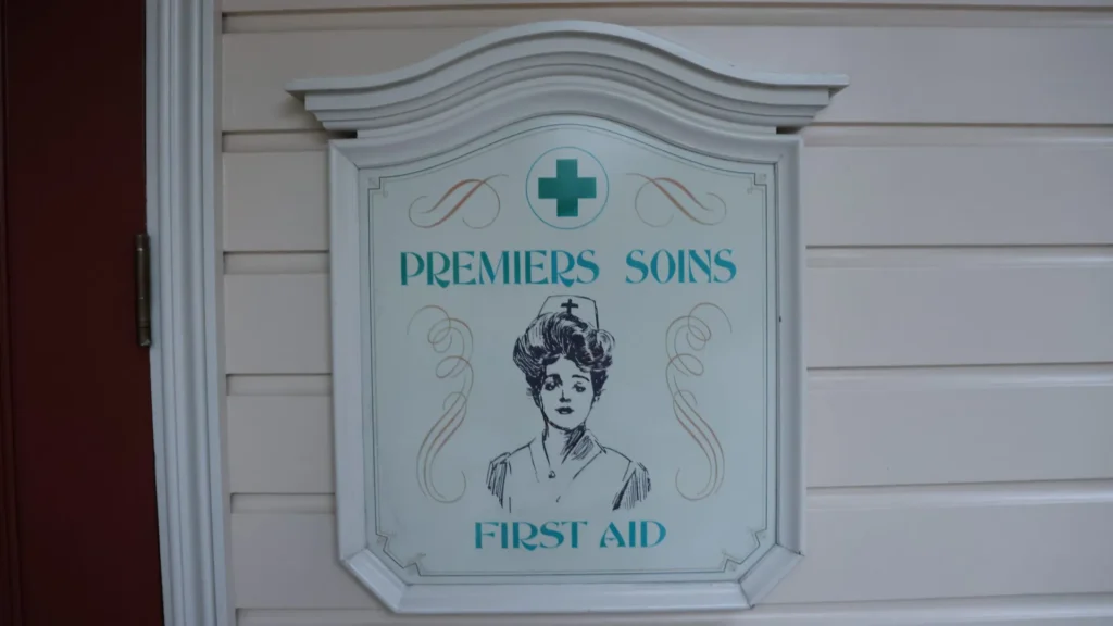 Disneyland Paris First Aid • Emergency assistance and First Aid at Disneyland Paris • First Aid Centres at Disneyland Parks.