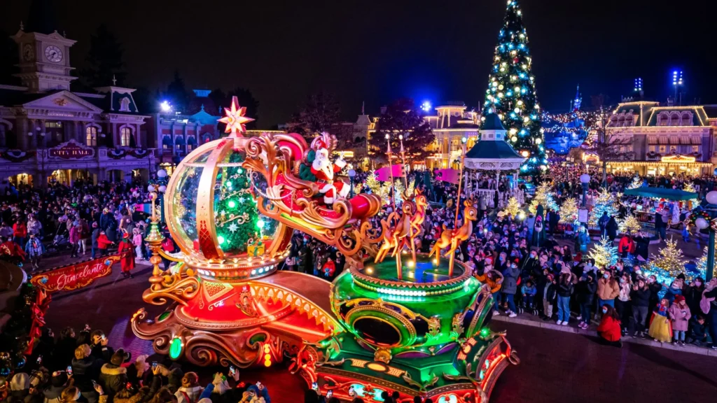 Disneyland Paris Mickey’s Dazzling Christmas Parade review • 4K full show video • Mickey's Dazzling Christmas Parade with Santa Claus.