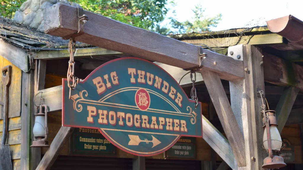 Disneyland Paris Big Thunder Photographer immortalizes your wild ride with high-quality photos that capture the excitement of Big Thunder Mountain.