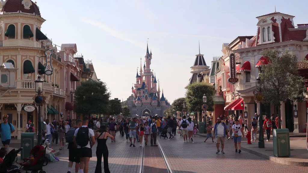 Disneyland Paris Relaxing Walks Review • Walk Tours and Atmosphere at Disneyland Paris • Relaxing Stroll Around Magic Parks.