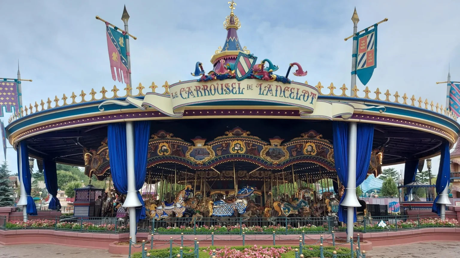 Disneyland Paris Le Carrousel de Lancelot review • Disneyland Park • Childhood Dreams • Le Carrousel de Lancelot description.