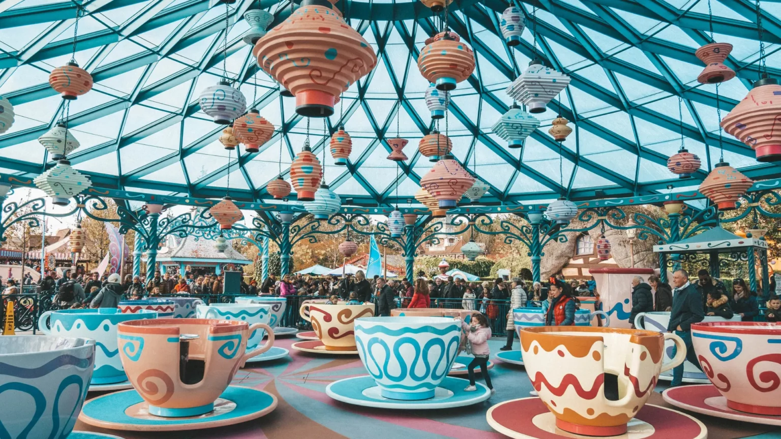 Disneyland Paris Mad Hatter’s Tea Cups review • Disneyland Park • Family Adventures • Mad Hatter’s Tea Cups description.