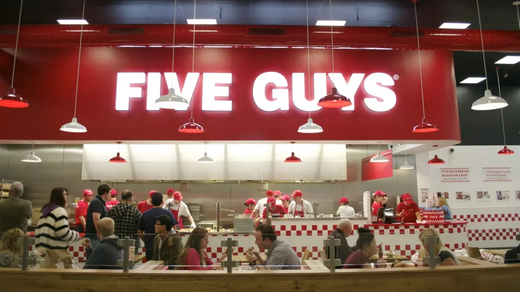 Disneyland Paris Five Guys • 4K Video Review • Quick Service Restaurant • Reservation • Burger-Restaurant Five Guys prices & menu.