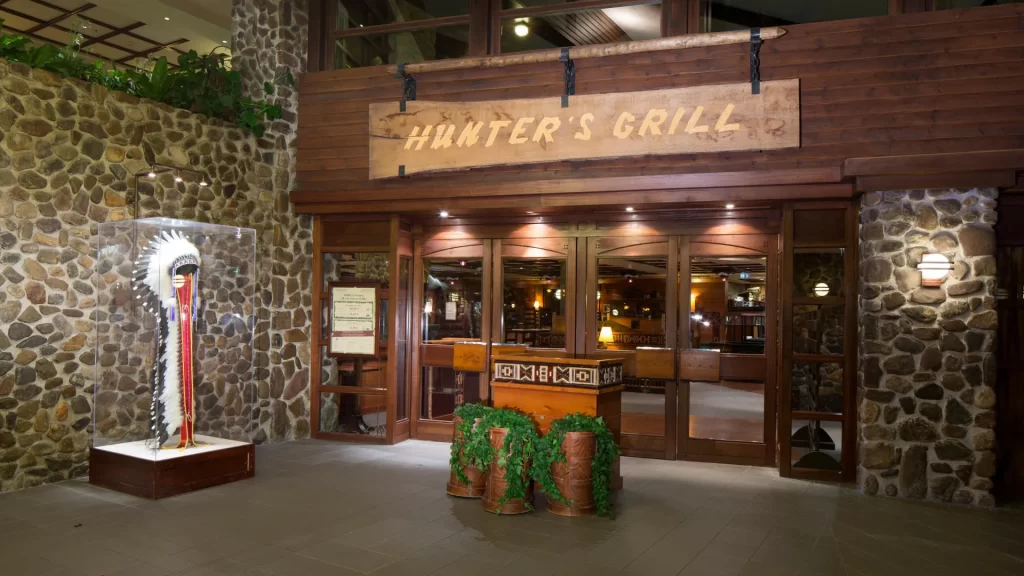 Disneyland Paris Hunter's Grill • 4K Video Review • All-you-can-eat buffet • Reservation • Hunter's Grill prices & menu.
