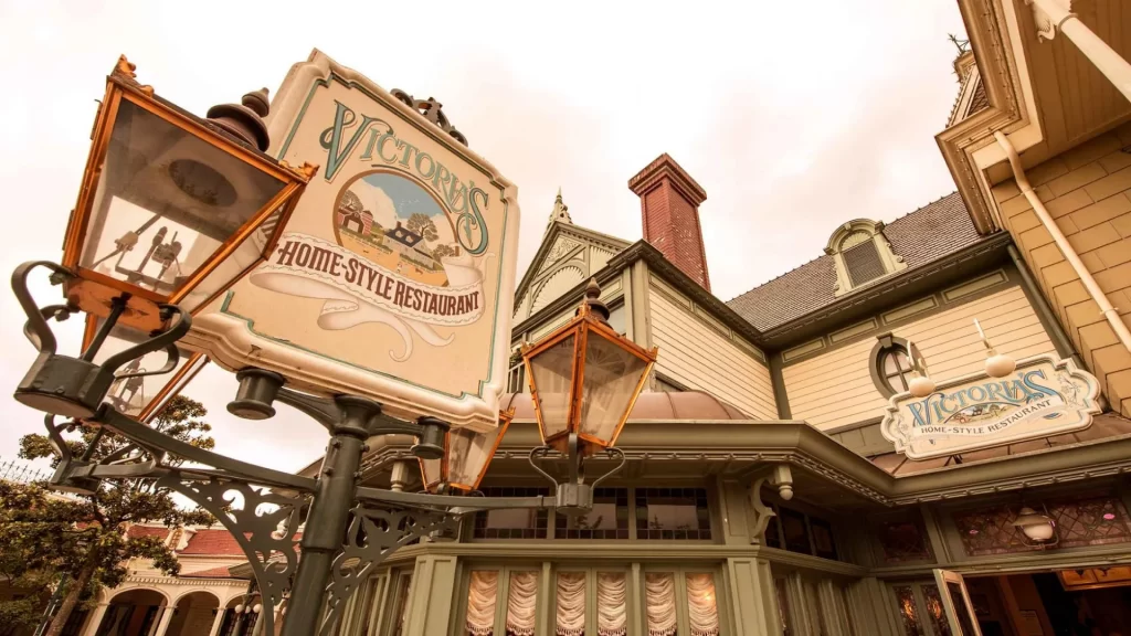 Disneyland Paris Victoria’s Home-Style Restaurant • 4K Video Review • On-the-go • Reservation • Victoria’s Home price & menu.