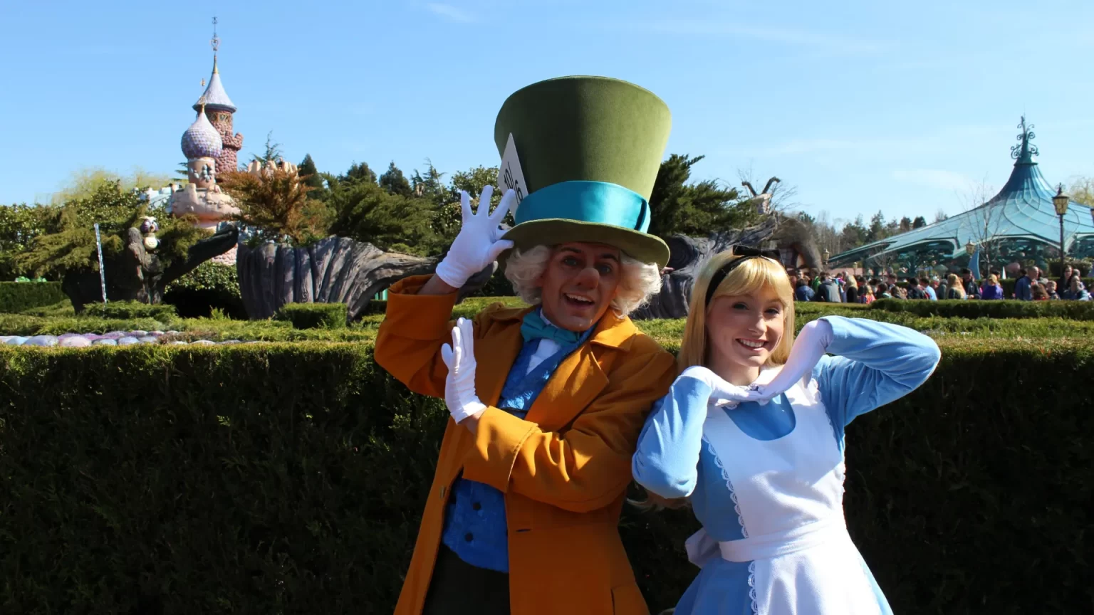 Disneyland Paris Mad Hatter • Meet and Greet with Mad Hatter at Disneyland Paris • Photo with Mad Hatter at Disneyland Paris.