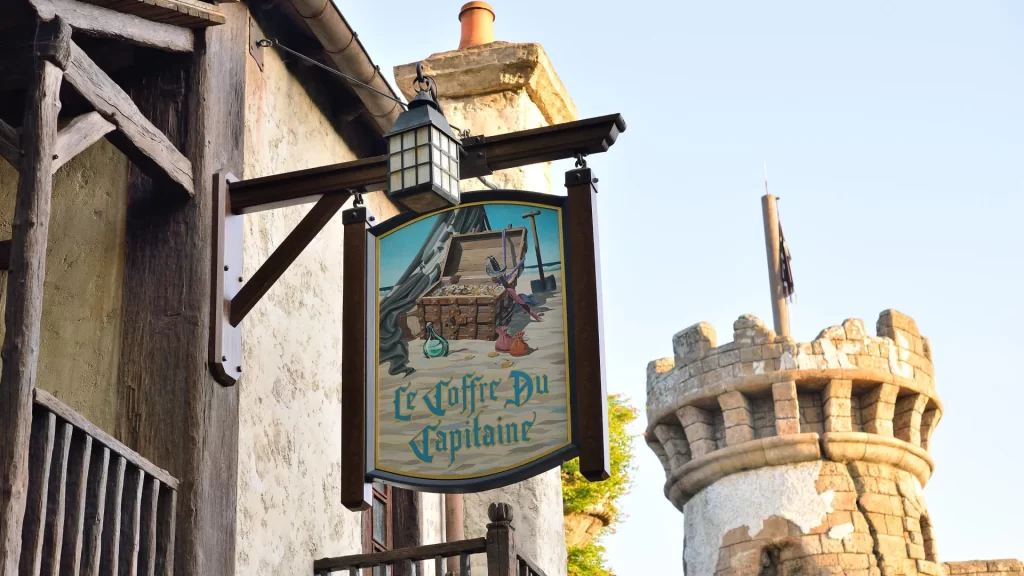 Disneyland Paris Le Coffre du Capitaine offers pirate-themed treasures