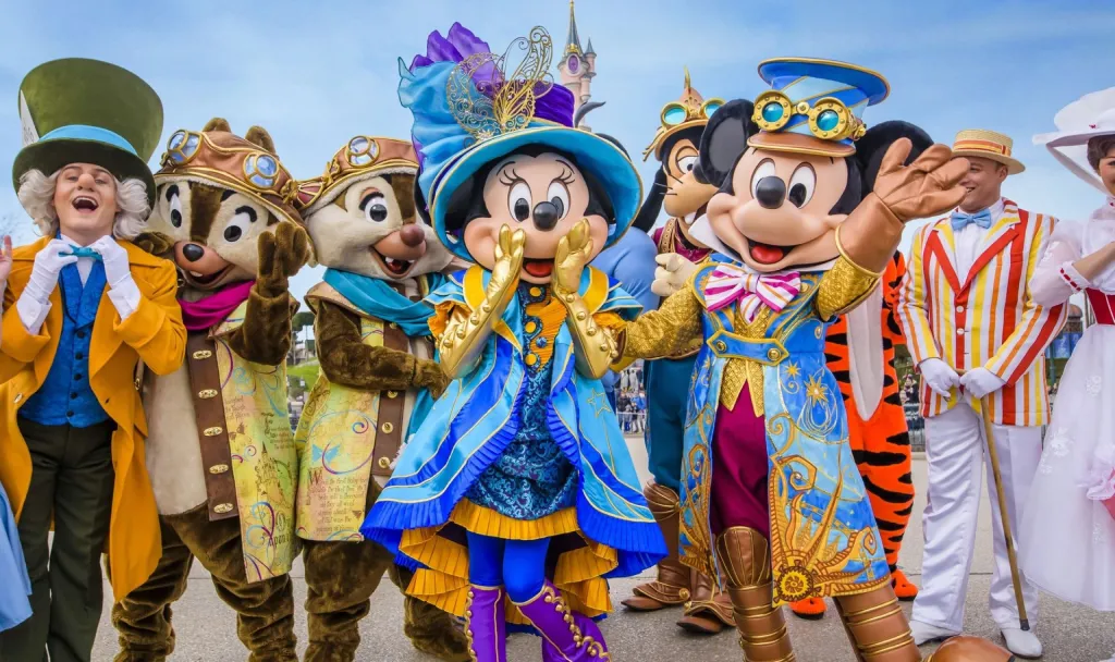 Disneyland Paris Characters ready to meet you anytime