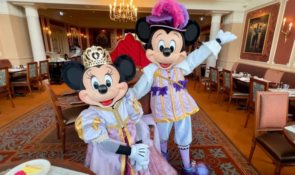 Disneyland Paris Enchanting dinner with characters