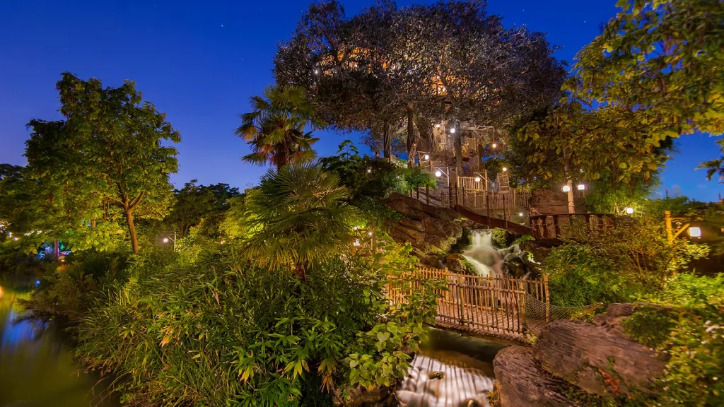 Disneyland Paris Night lights at Adventure Isle