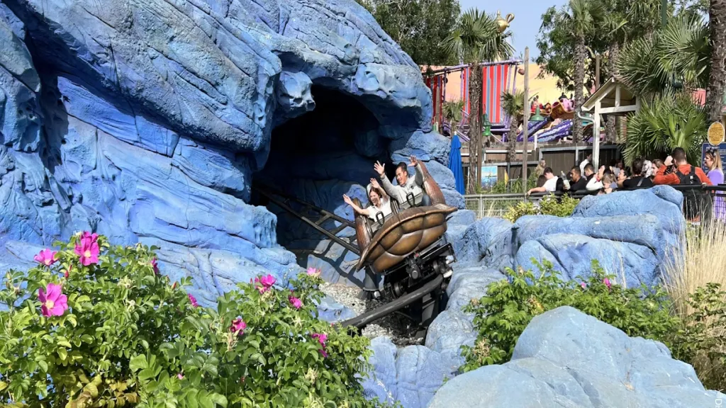 Disneyland Paris Surf the currents with the turtles