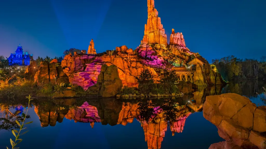 Disneyland Paris Big Thunder Mountain at night