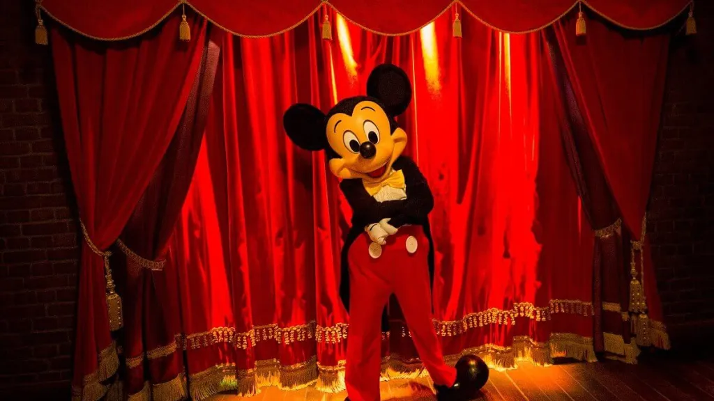 Disneyland Paris Meeting Mickey Mouse himself
