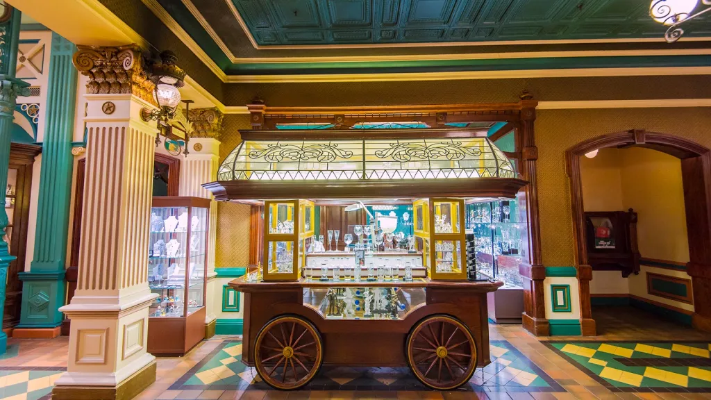 Disneyland Paris Storefront displays