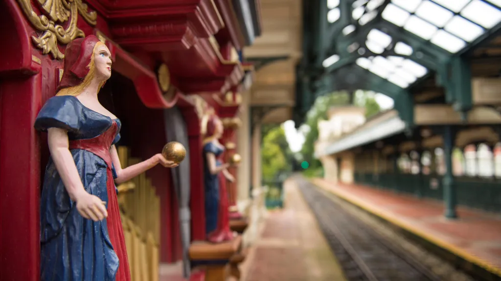 Disneyland Paris Interesting station details