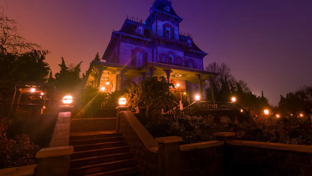 Disneyland Paris Mysterious mansion