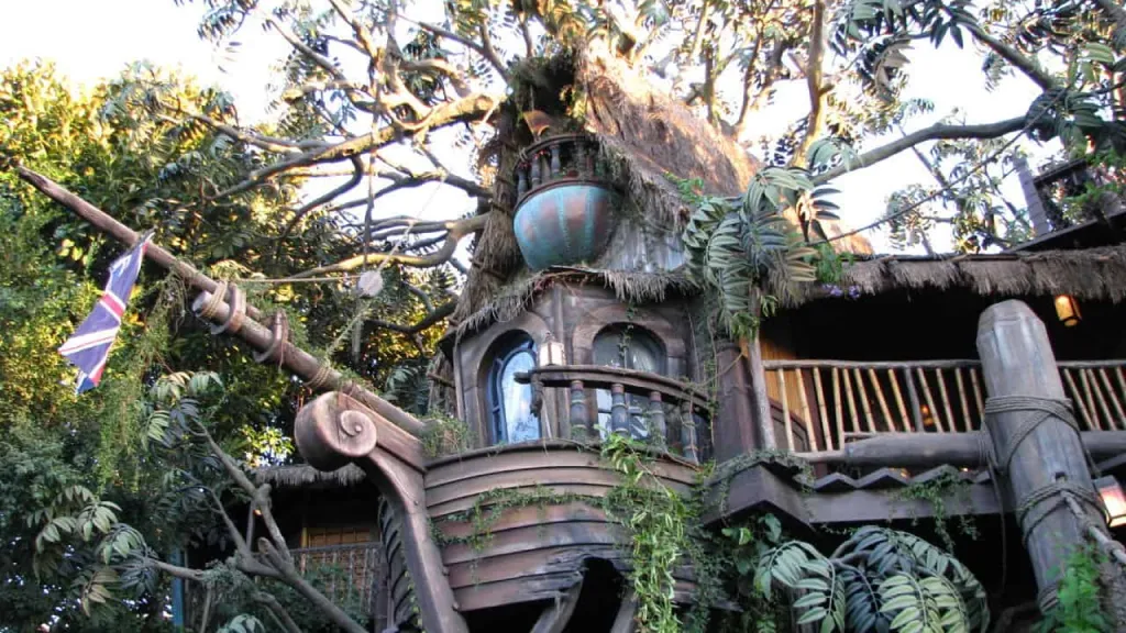 Disneyland Paris Hut built from shipwreck debris