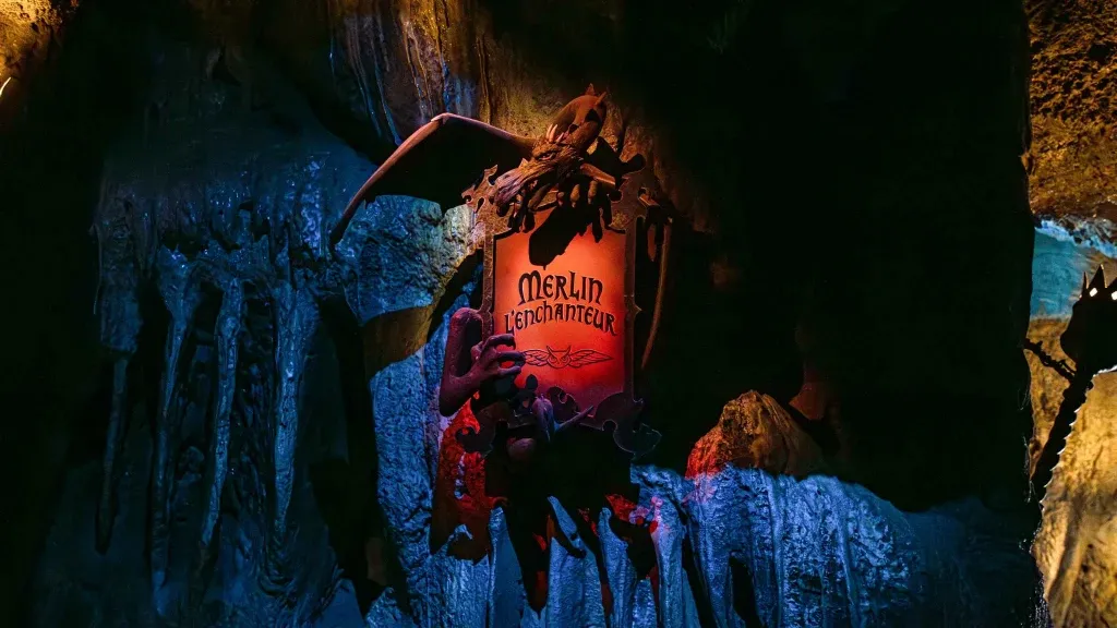 Disneyland Paris The dragon guards the sign