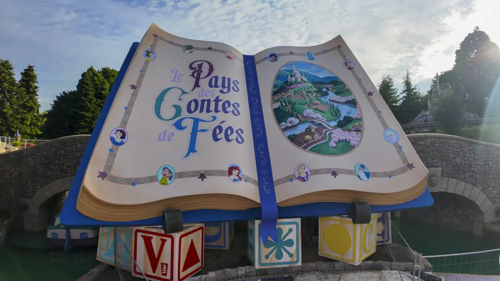 Disneyland Paris Welcome to the land of fairy tales