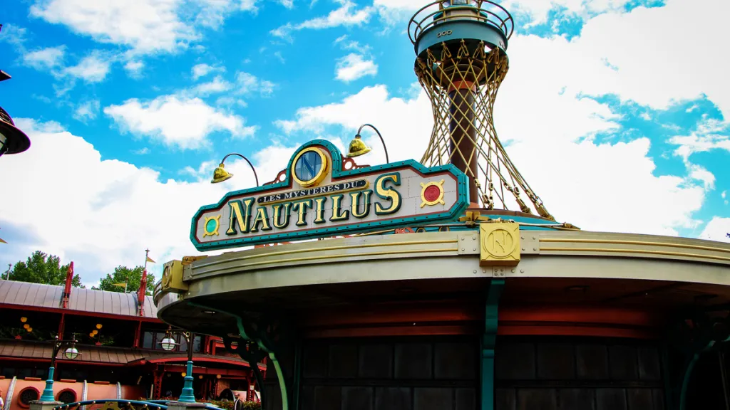 Disneyland Paris Les Mystères du Nautilus sign