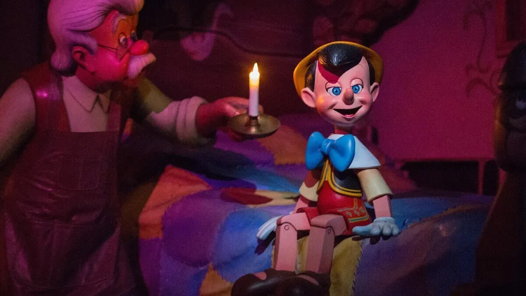 Disneyland Paris Pinocchio comes to life