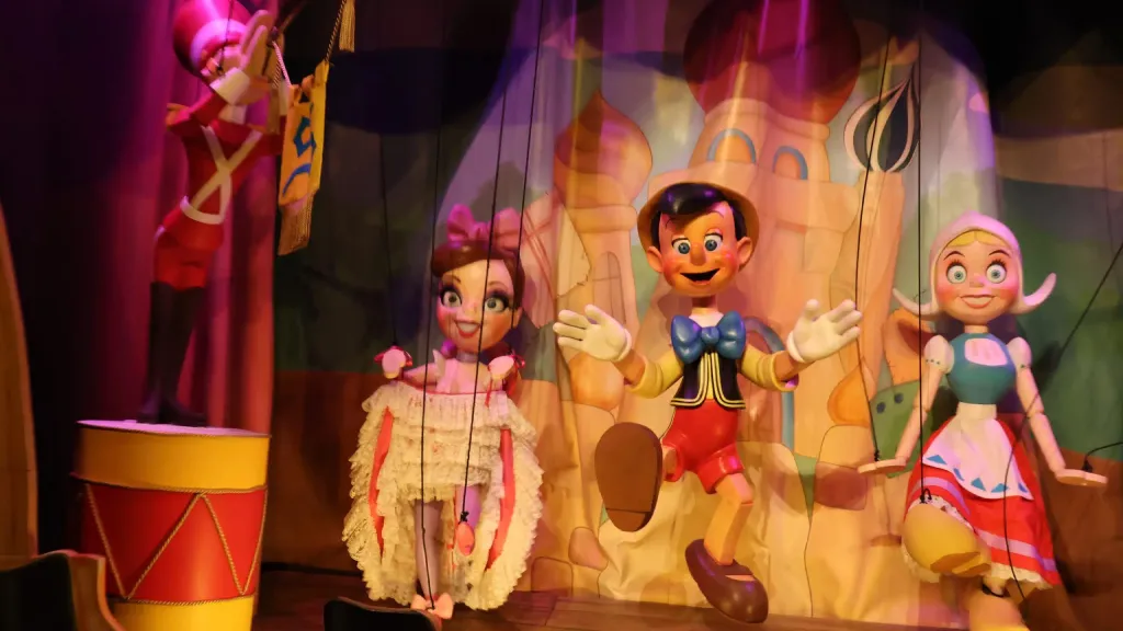 Disneyland Paris Pinocchio performing on stage
