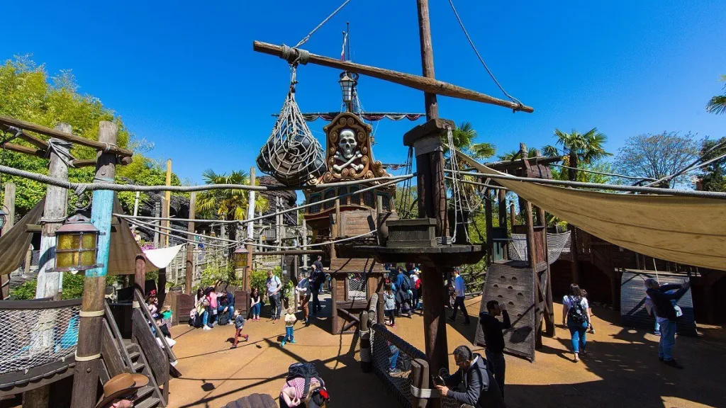 Disneyland Paris Overview of the playground