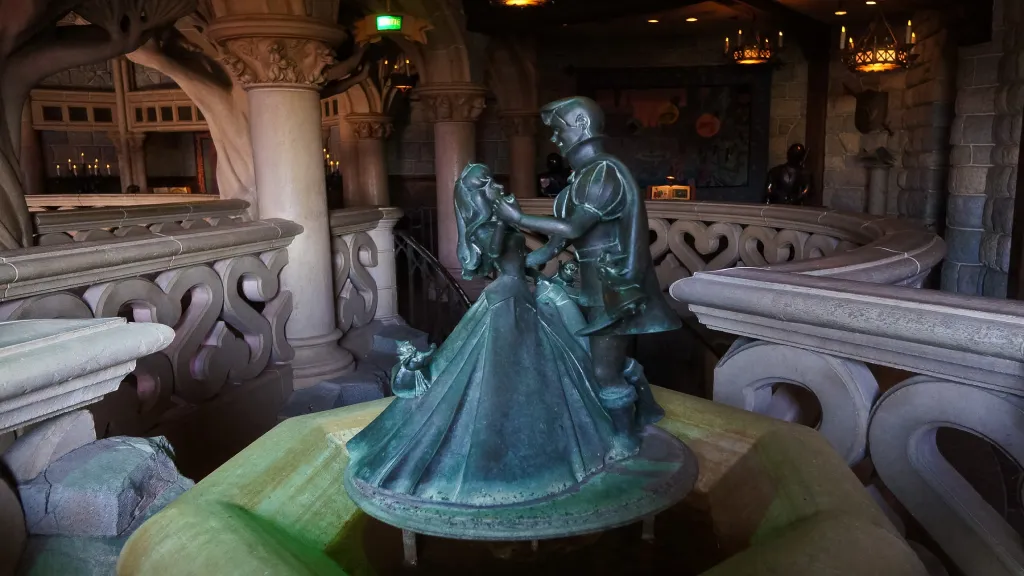 Disneyland Paris Iron statue of the princess and prince