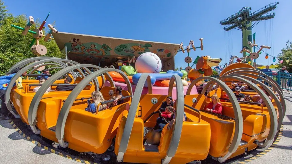 Disneyland Paris Fun ride on the dog’s back