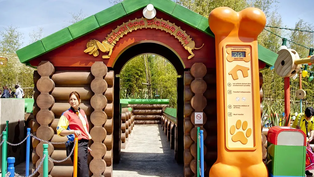 Disneyland Paris Entrance to Slinky Dog Zigzag Spin