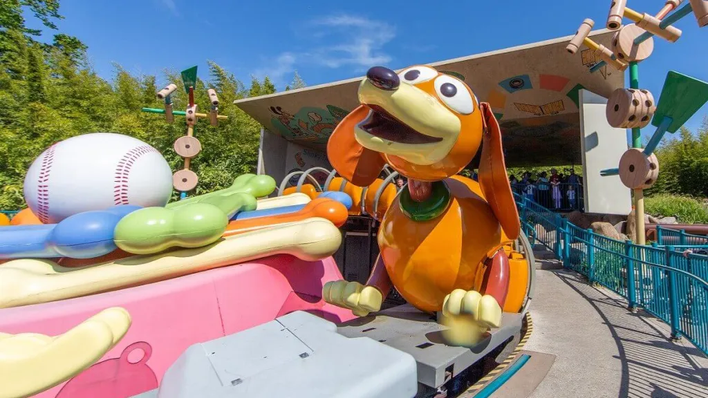 Disneyland Paris Slinky dog’s face