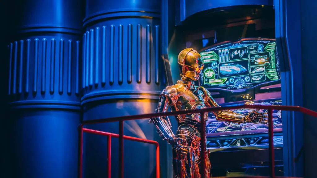 Disneyland Paris C-3PO droid