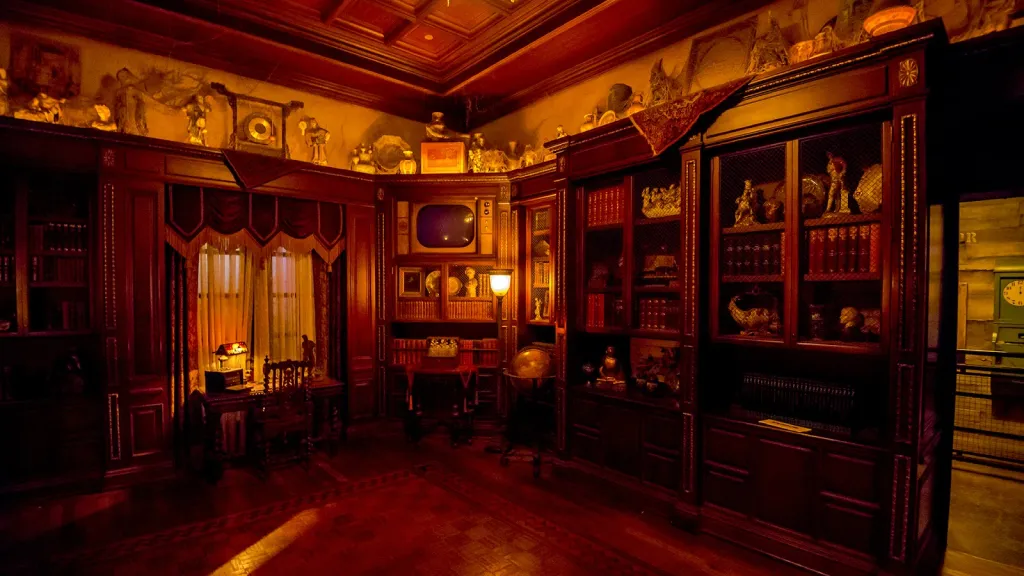 Disneyland Paris The mysterious library