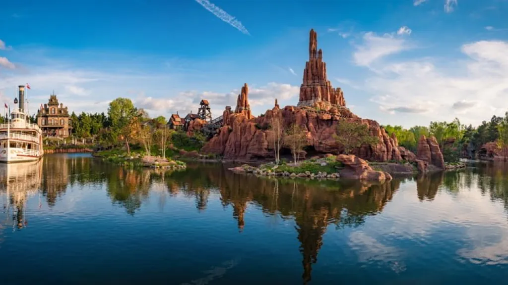 Disneyland Paris Panoramic view from the boat