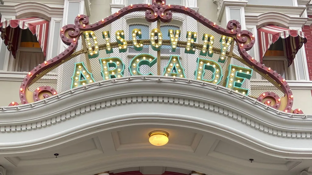Disneyland Paris Discovery Arcade sign