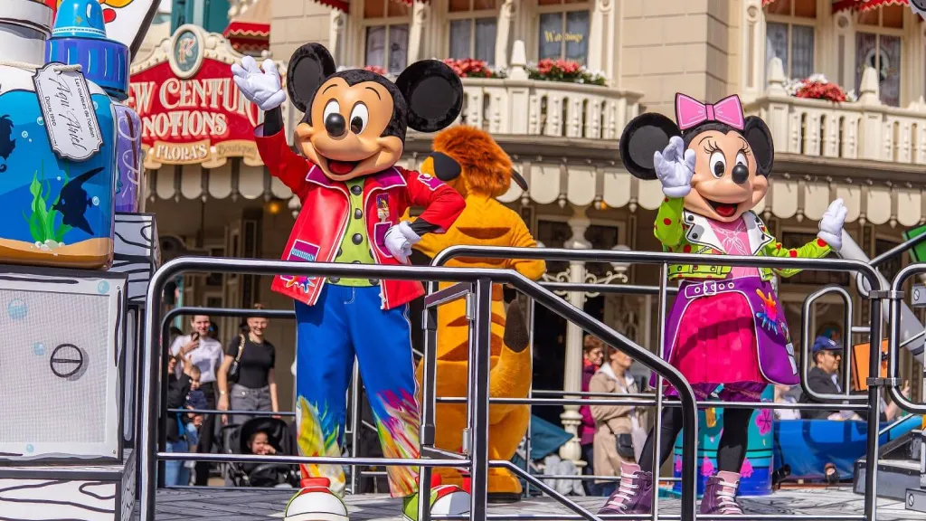Disneyland Paris Mickey with Minnie and Timon