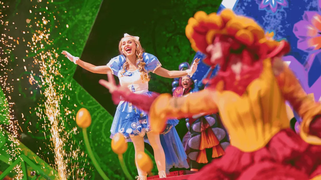 Disneyland Paris Enchanting performance by Alice