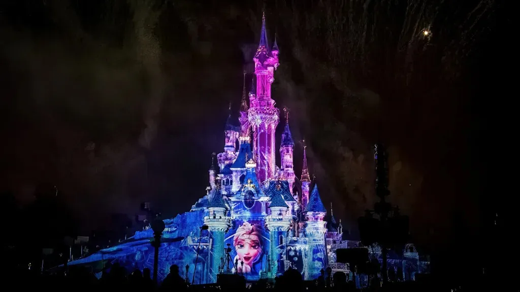 Disneyland Paris Elsa from Frozen Disneyland Paris Elsa from Frozen