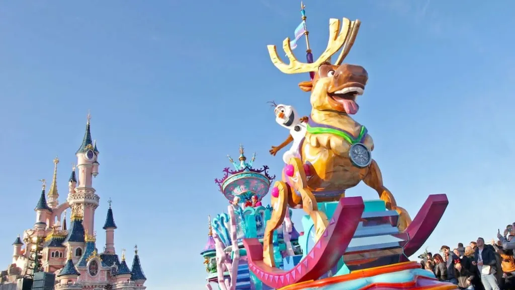 Disneyland Paris Frozen float Disneyland Paris Frozen float