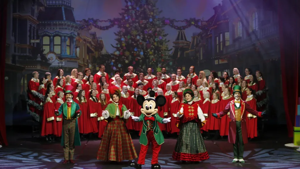 Disneyland Paris Mickey Mouse with the musical choir