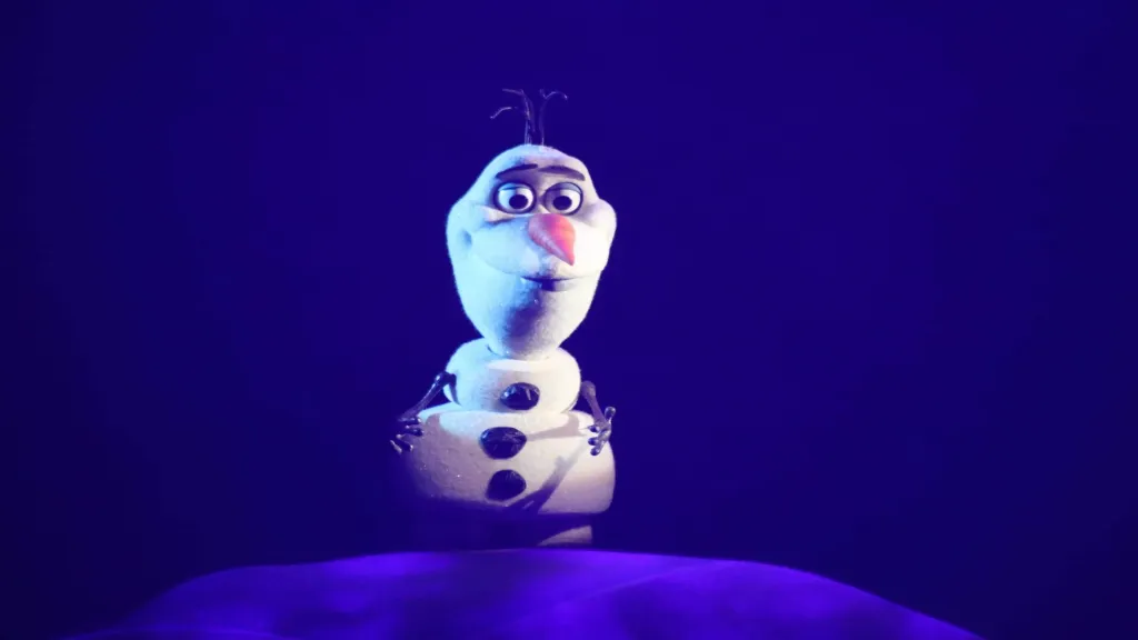 Disneyland Paris The cheerful Olaf appears