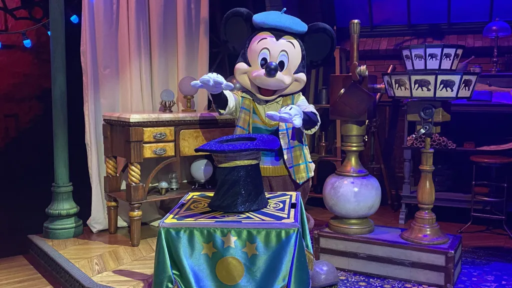 Disneyland Paris Mickey conjures up your seats
