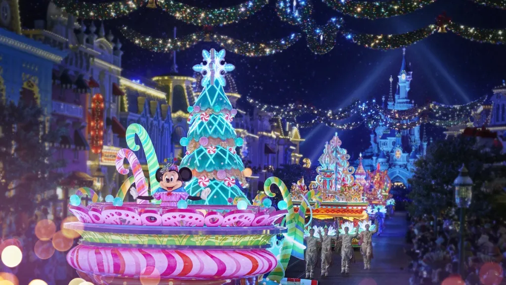 Disneyland Paris Minnie sparkling christmas float