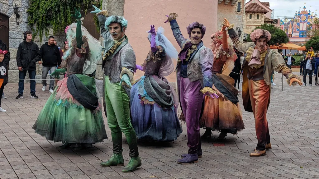 Disneyland Paris Dancers in halloween costumes