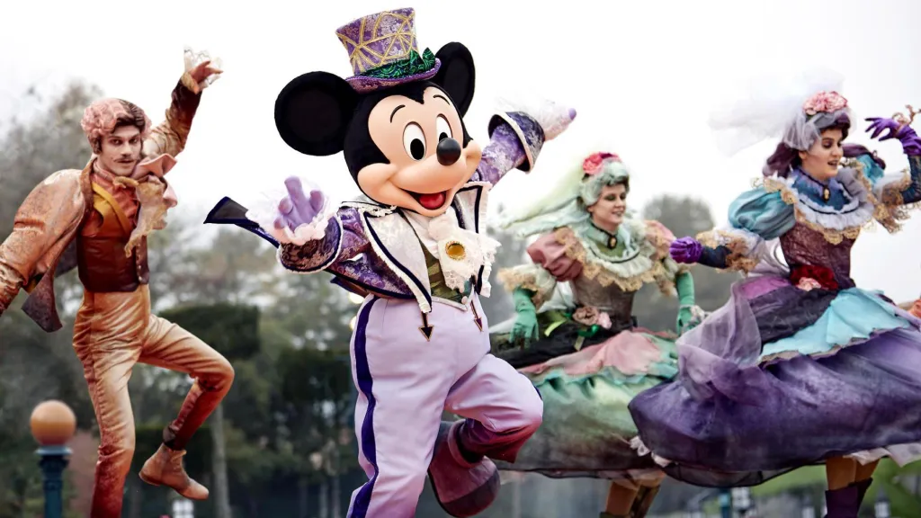 Disneyland Paris Performance at Central Plaza