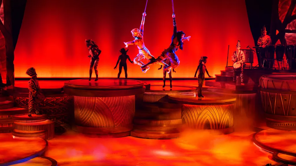 Disneyland Paris Actors performing high above the stage