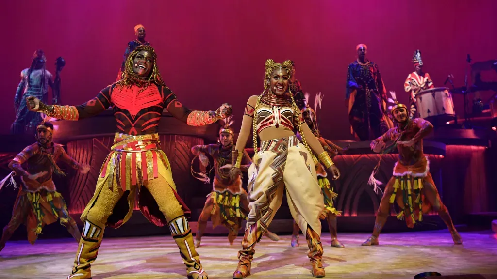 Disneyland Paris Simba and Nala singing