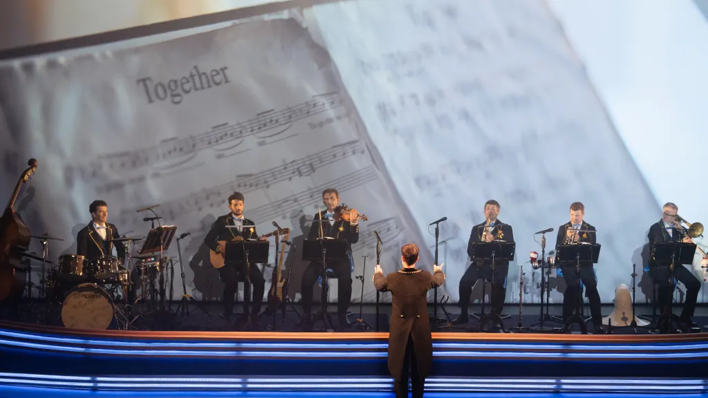 Disneyland Paris Live orchestra on stage